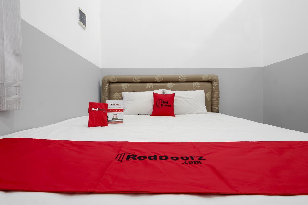 Reddoorz @ Prambanan Timur Raya Semarang Esterno foto